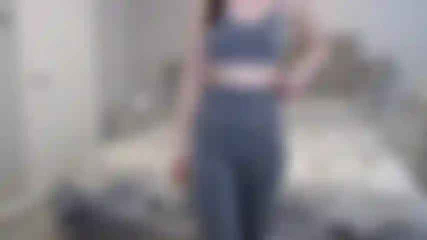 Exibindo meus lindos seios e bunda sob a roupa de ginástica!