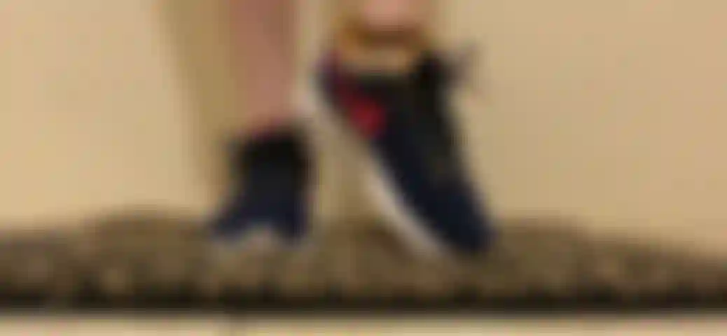 Você está pedindo para cheirar minhas meias - tire-as para mim! Trim.183636 E9-8189-4eef-bce8-a7862796df14.