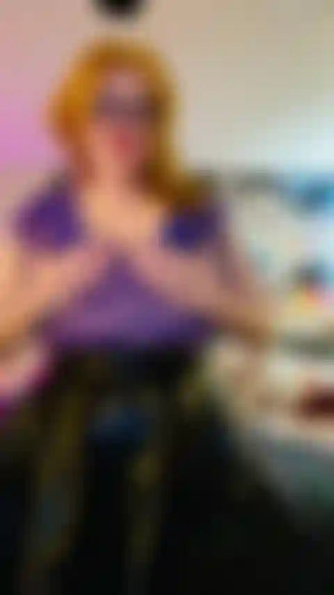 Provocando você na minha saia de couro - me incline!!!