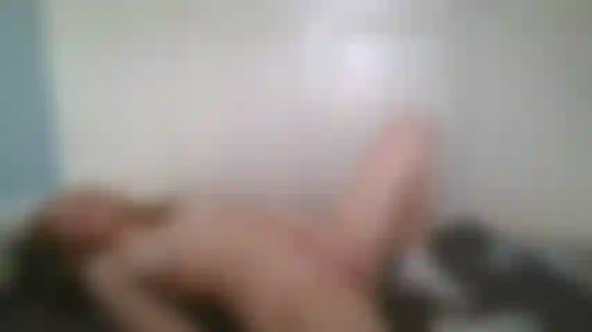 Vibrando até gozar forte.