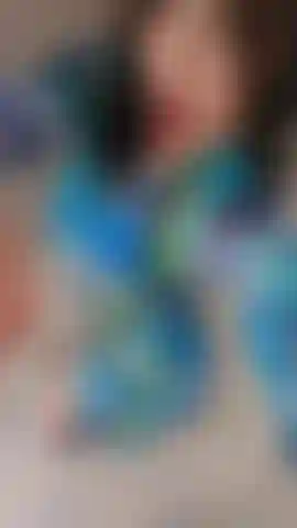 I don't need to exaggerate... my presence, my curves and my attitude speak for me