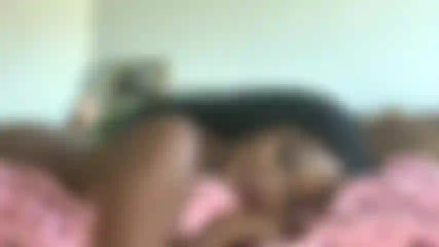 Enganando você para comer esperma.