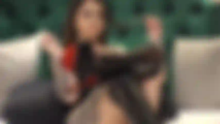 Faça as botas da sua rainha brilharem no ano novo, cachorrinha!