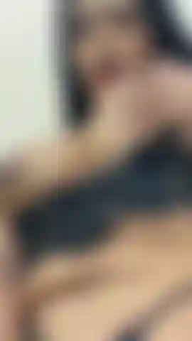 Minha boceta vibrando de prazer.