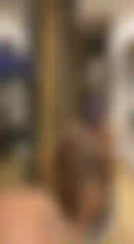 Fodendo minha doce bucetinha na frente do espelho.