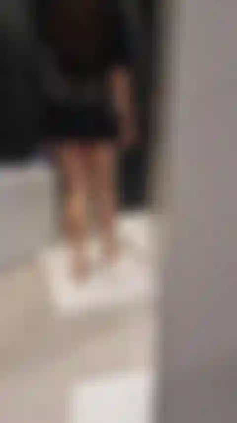 Showetime de fly on the wall "assistir como se estivesse escondida no meu banheiro, me espionando tomando um banho normal".