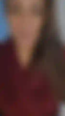 Roupa suja depois da competição de fantasias - ainda estou animada com a competição de fantasias. Observe enquanto eu me aproximo e cheiro toda a minha roupa suja no cesto, experimentando algumas roupas também.