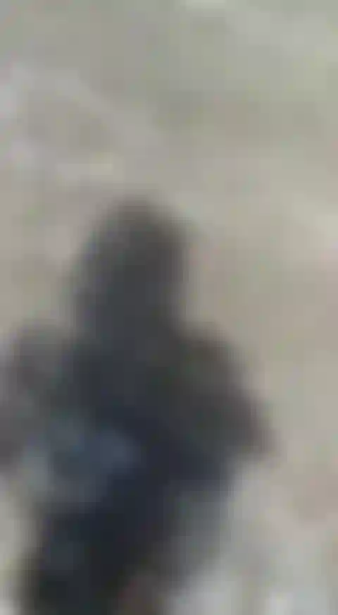 Água provocando meus lindos pés.