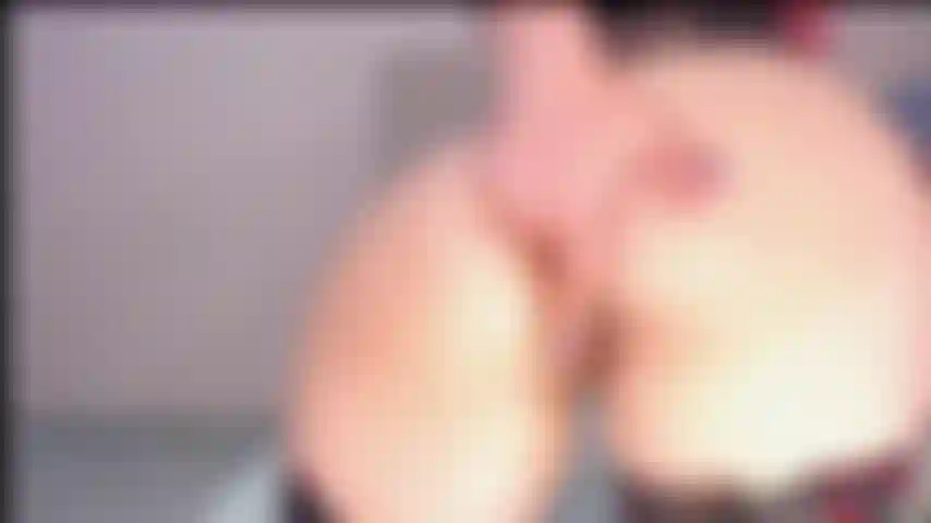 watch how i tease my asshole with fingers and butt plugs! lets streatch my hole!