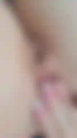 Watch my delicious ass open up for you, ready for you to fuck me without limit... let your imagination run wild and tell me what you want to do next ?  ðð