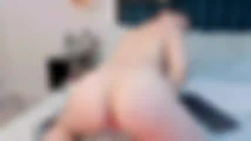 ð I'm fucking my pussy so hard that my moans fill the roomðð