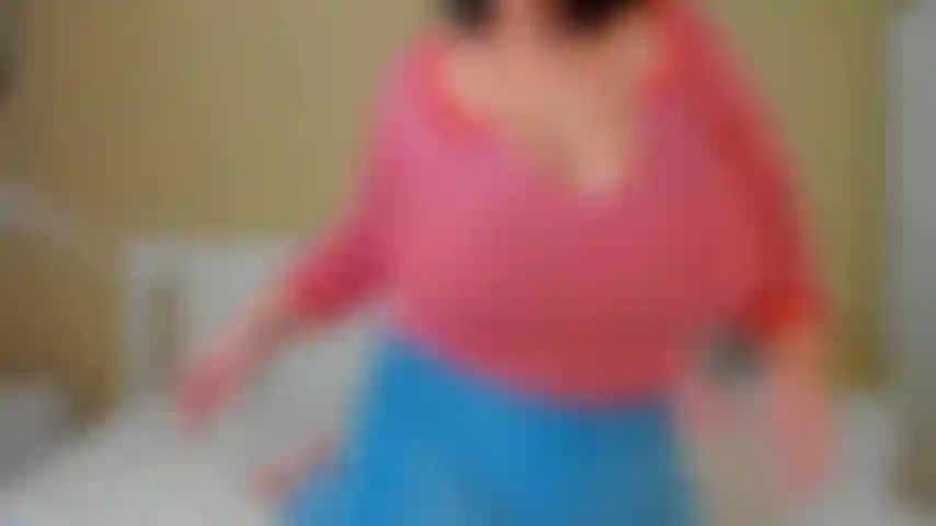 olivia hot jean play! huge ass on jeans