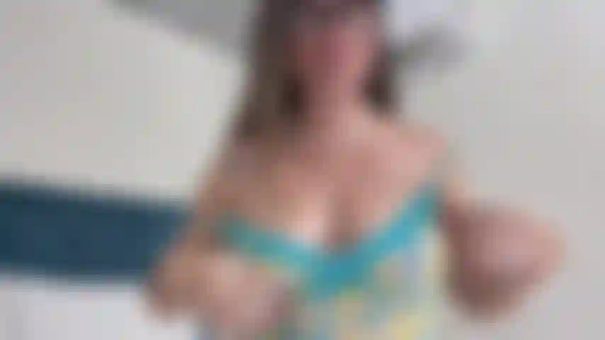 Come and enjoy my delicious tits, place your hard cock in the middle, you will love throwing your milk on them