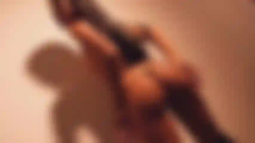 Eu_amo_ser_tocada_e_acariciada_para_ser_amada_e_satisfeita.