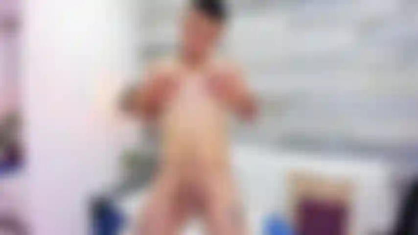 Empurrando meu pau duro para você.