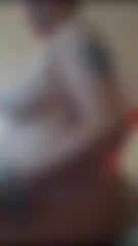 Com vibrações de buceta exuberantes e brincadeira anal com dildo.