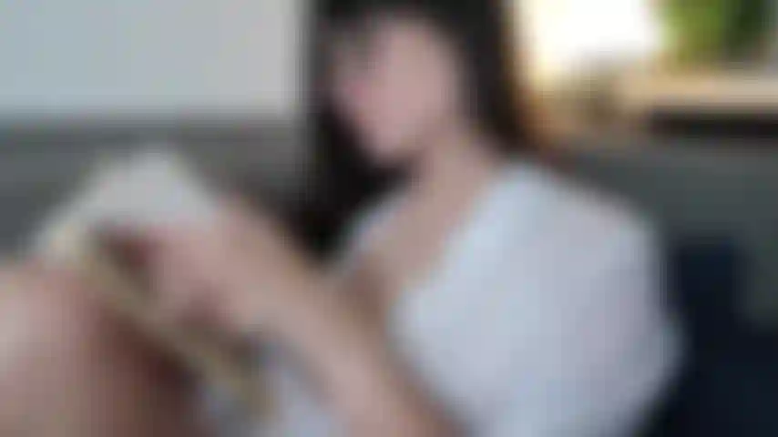 Sweet gf cuida de você - você teve um longo dia e eu quero ajudá-lo a relaxar. Estilo asmr de fala mansa gfe chit chat, massagem nos ombros, punheta e foda lenta com dildo onde eu imploro para você gozar comigo.