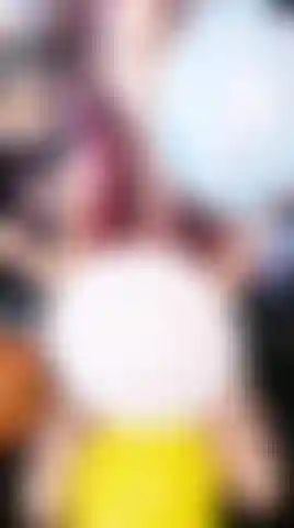 Balão topless divertido estourando!