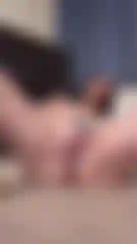 Eu colocando meu tanga de lado e me dando prazer com um pov bem de perto da minha bunda e buceta. Você vai curtir esse. 😘.