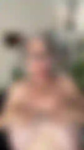 oil up my boobs .massage and enjoy.. all in slow motion