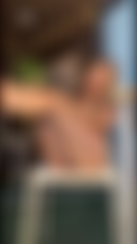 Brincando com minha buceta e meus dedos ao mesmo tempo.