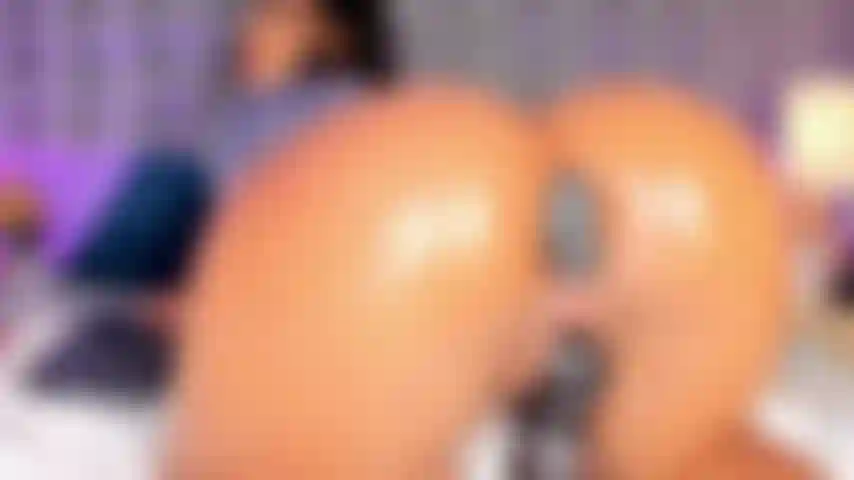 Wet pussy, domi to the max