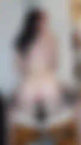 Bunda oleosa e brilhante enquanto monto pt2.