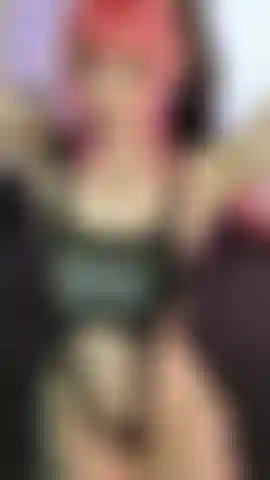 Garota gamer pega um pau de 9".
