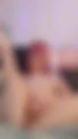 Me dedilhando até esguichar.