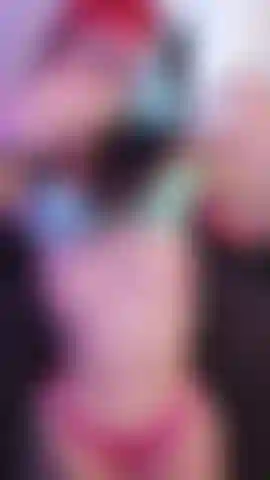 Conversa suja enquanto tira a roupa.