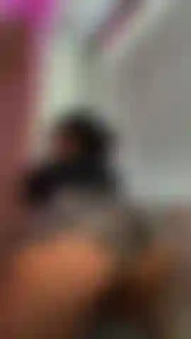 Me veja sacudir minha bunda depois de um longo dia cansativo.