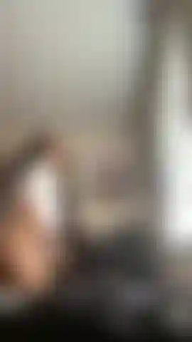 Pensar em você enquanto está longe sempre me dá vontade de me tocar. Meu brinquedo me faz sentir tão bem.