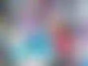 PrincessSnowAngel sopra bolhas em sua nova roupa de princesa.