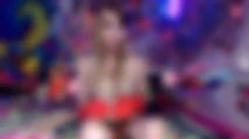 Mais suja depois da louça! Encenação de fetiche com luva de prato.