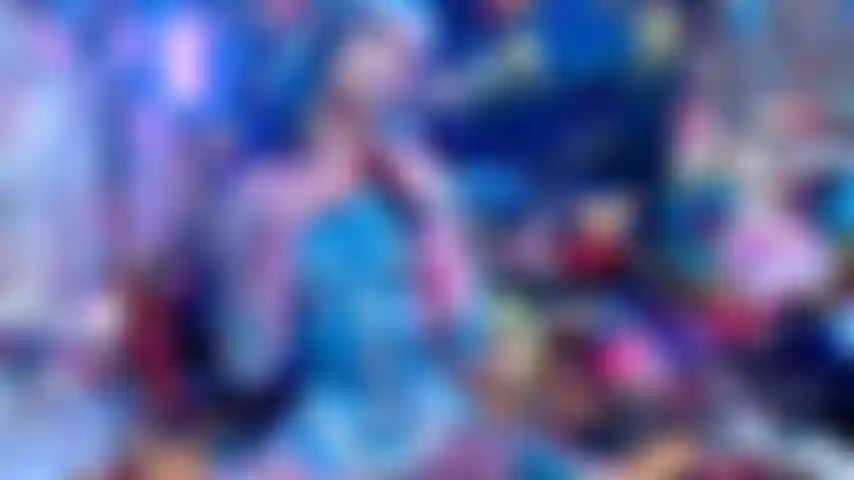 Cosplay deusa bodysuit striptease + calcinha tease.