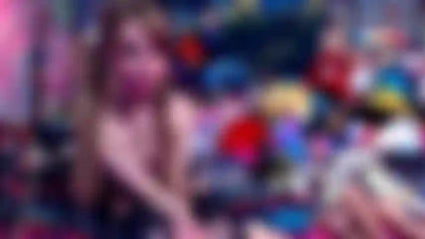 Castidade sensual e dominadora + incentivo anal com cinta enorme!