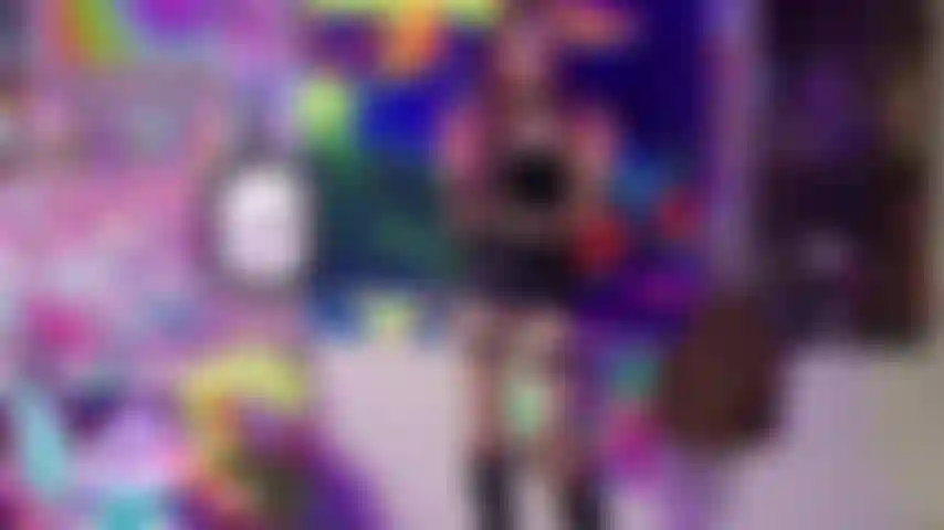 Deusa gótica pov extremo ballbusting.