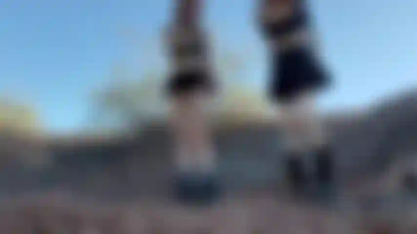 Pés duplos domme fora com bolo de deusa charlie.