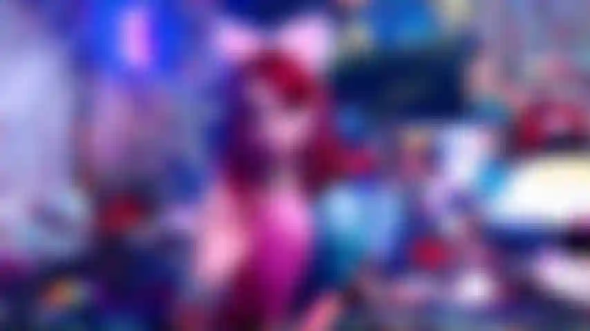 Escrava que limpa bundas e anseia por cada peido de porra.