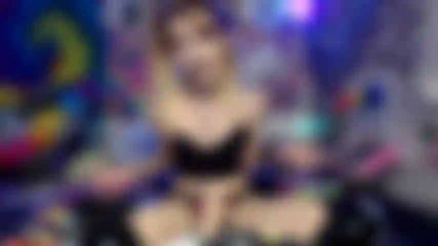 Hipnotizante deusa gótica possui você como sua puta maricas!