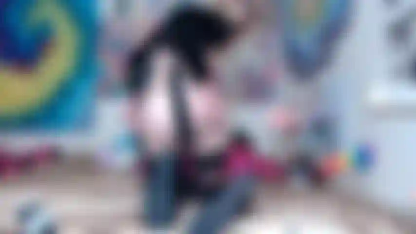 Sua fantasia sexy de rock n roll recebe um grande tratamento facial!