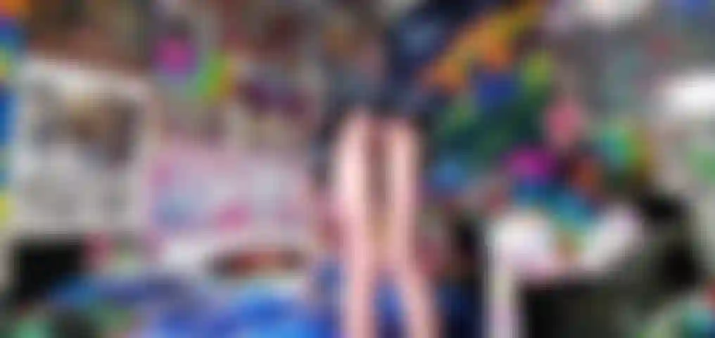 Espiada sorrateira da saia de snowy (2 min).