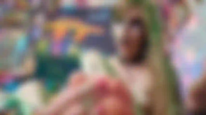 Ponto de vista de uma puta com os pés presos: aparando minhas unhas dos pés nojentas.