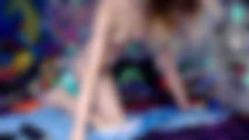 Princesa suja gotejamento de creampie anal real com prazer de boceta molhada.