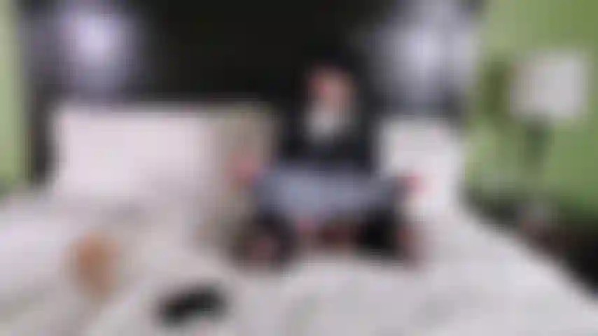 A gótica assustadora te pega com a calcinha suja!