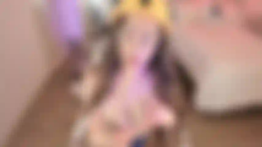 Chloe da construção civil, consertando aquele vazamento no seu cano!