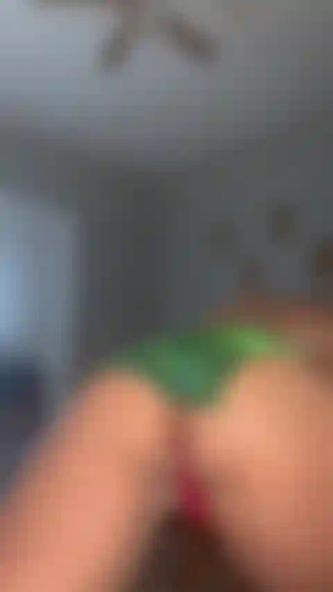 Green_glitter_booty_bounce.