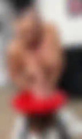 Novíssima fui desafiada para um desafio deepthroat onde tenho que dizer o alfabeto, uma letra de cada vez com um pau de brinquedo no fundo da garganta. " A, b, c's de garganta profunda" parecia um nome adequado.