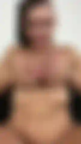 Brincando com meus buracos.