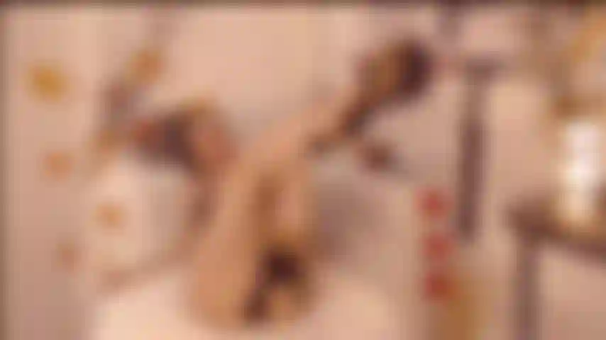 Anal com meu novo plugue de vidro.